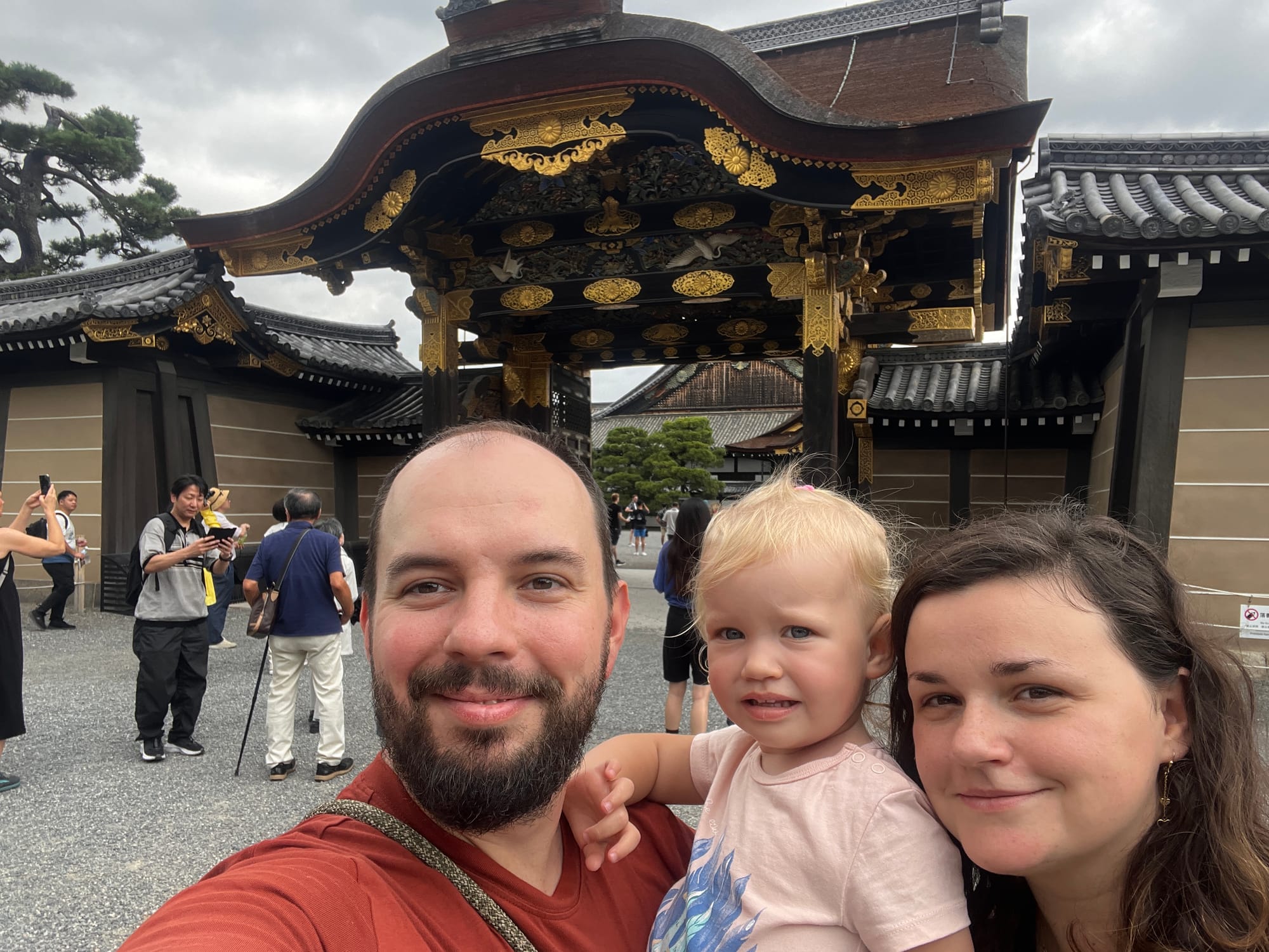 Nijo, Nishiki i Pokemony